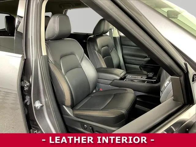 2025 Nissan Pathfinder SL FWD