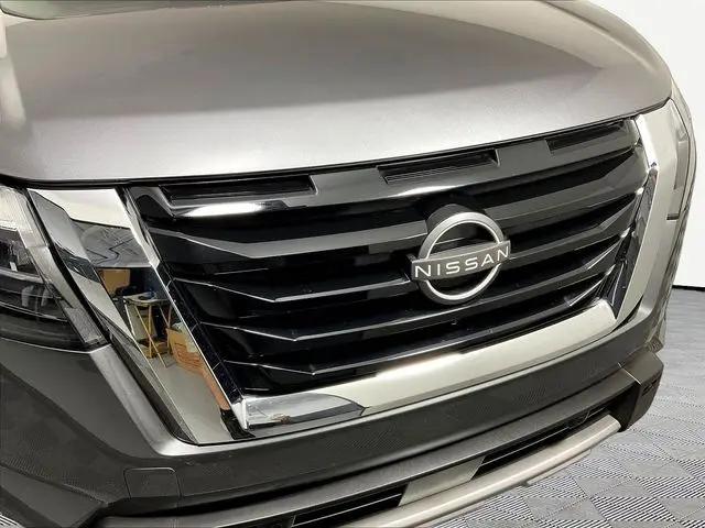 2025 Nissan Pathfinder SL FWD
