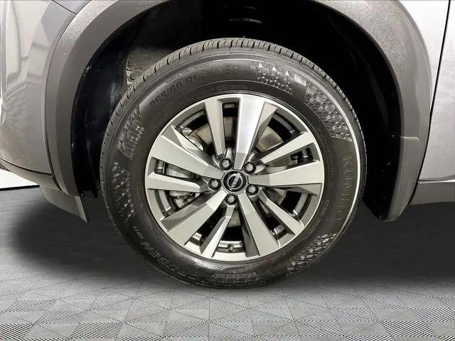 2025 Nissan Pathfinder SL FWD