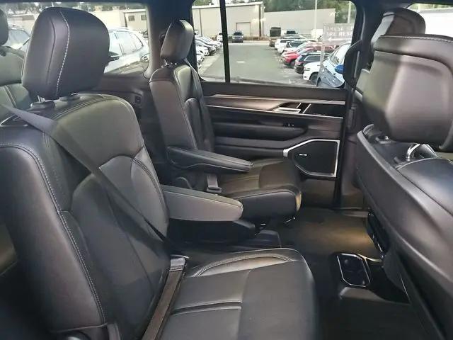 2025 Jeep Wagoneer Carbide 4x4