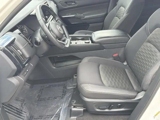 2023 Nissan Pathfinder SV 4WD