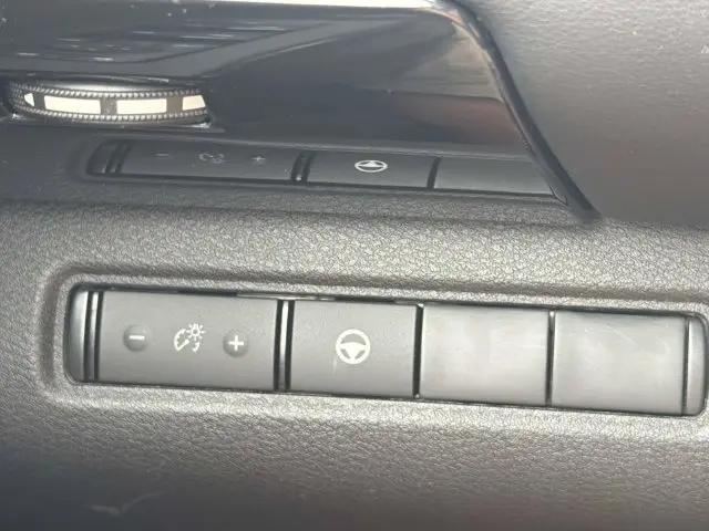 2023 Nissan Pathfinder SV 4WD