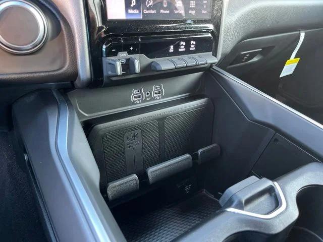 2025 Ram 1500 Big Horn Crew Cab 4x4 57 Box