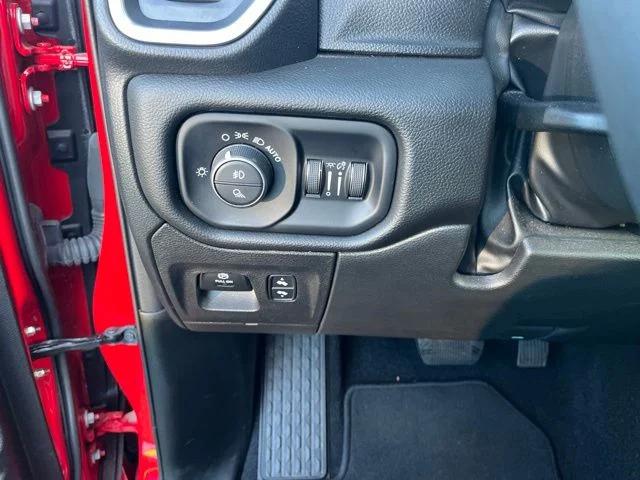 2025 Ram 1500 Big Horn Crew Cab 4x4 57 Box