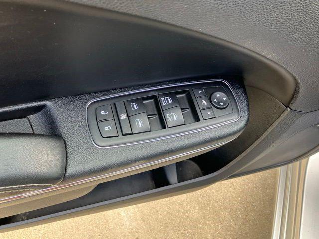 2012 Dodge Charger SXT