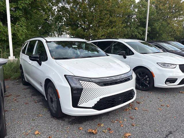 2027 Chrysler Pacifica Select