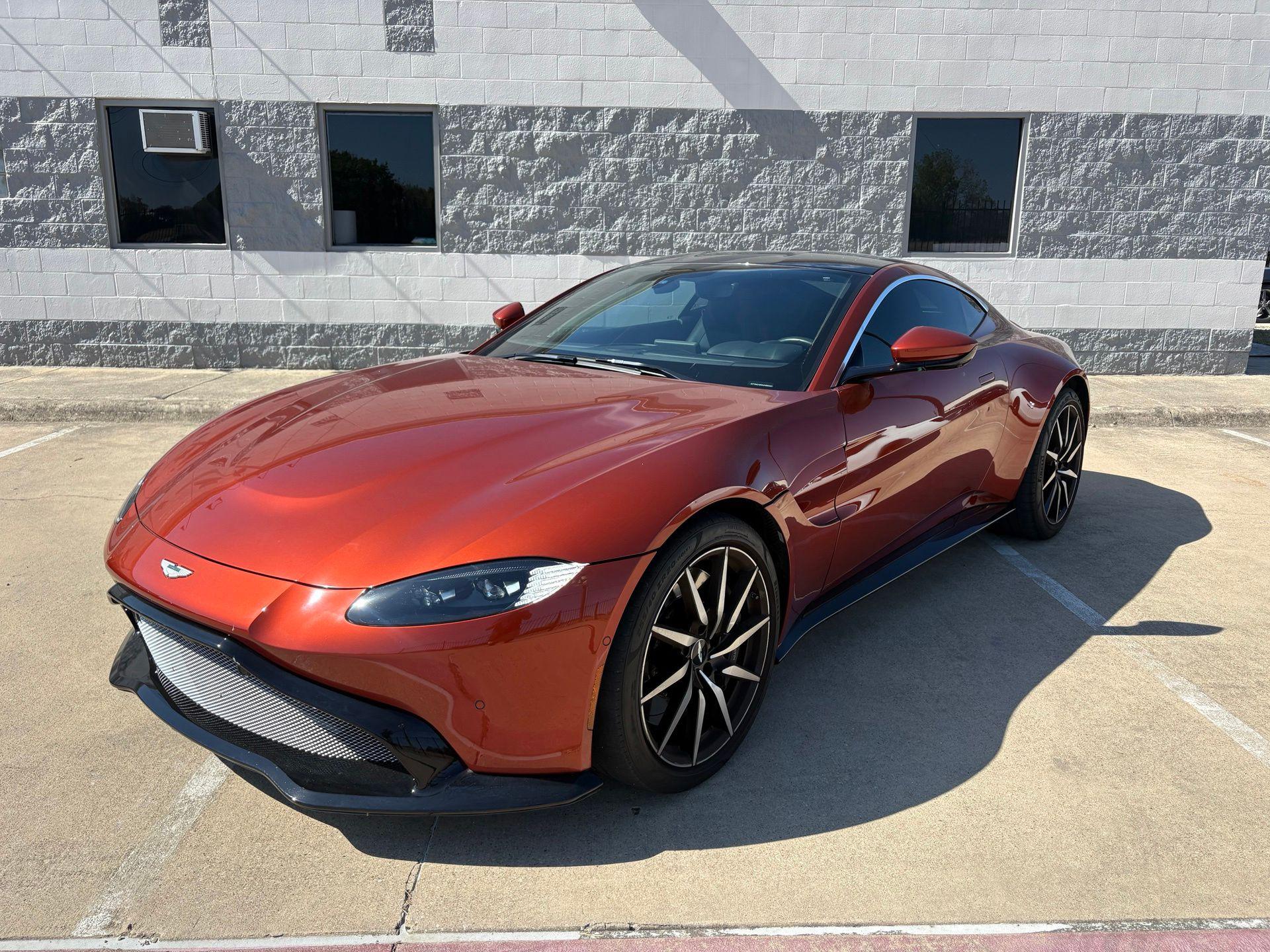 /2019 Aston-Martin Vantage