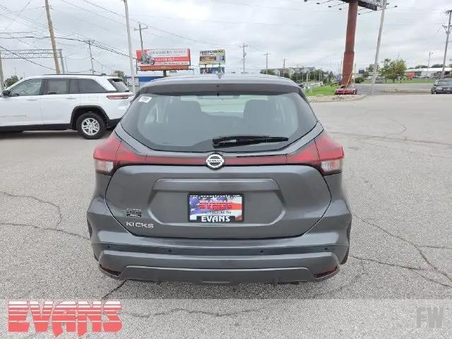 2021 Nissan Kicks S Xtronic CVT