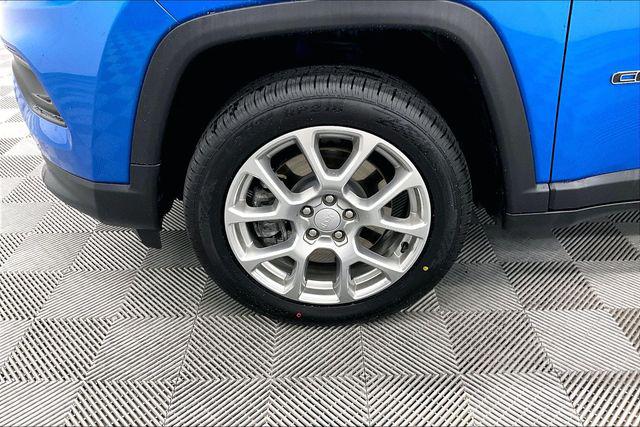 2024 Jeep Compass Latitude Lux FWD
