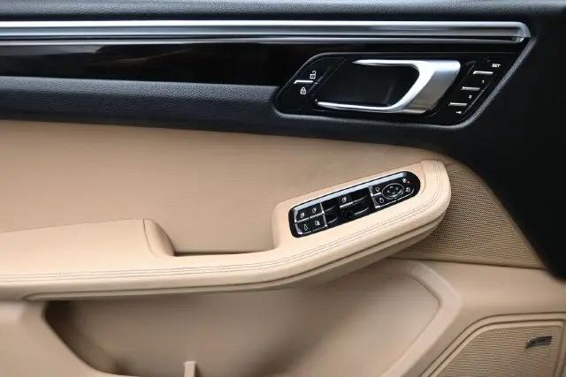 2019 Porsche Macan Macan