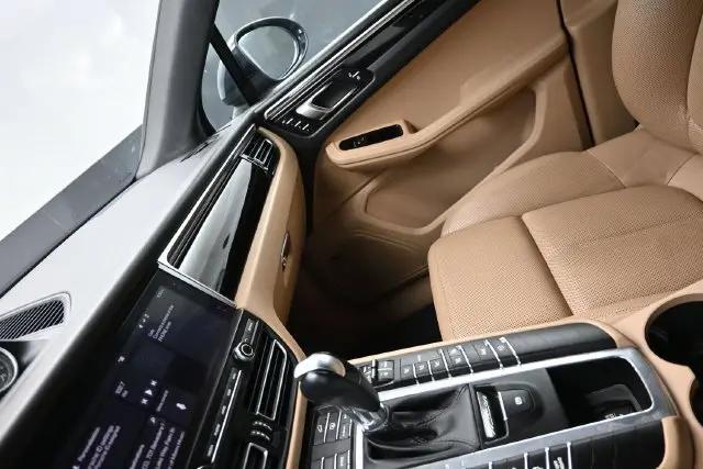 2019 Porsche Macan Macan