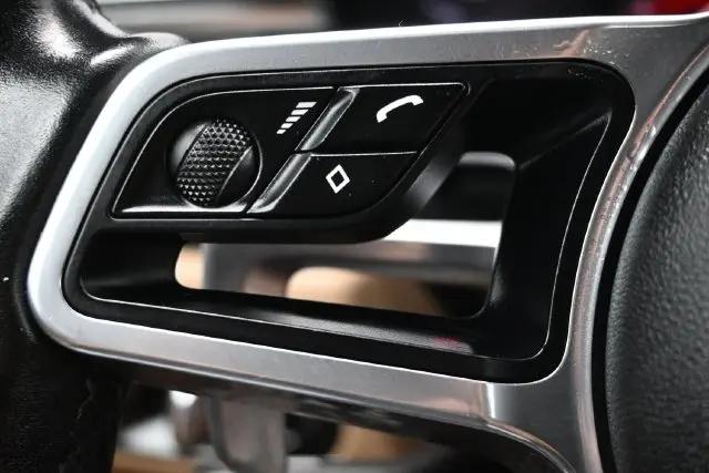 2019 Porsche Macan Macan