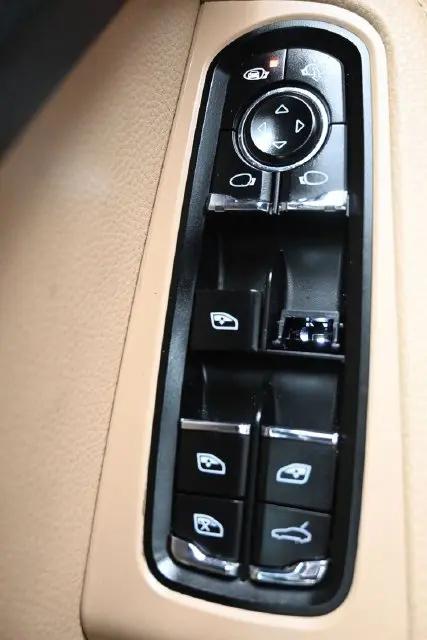2019 Porsche Macan Macan