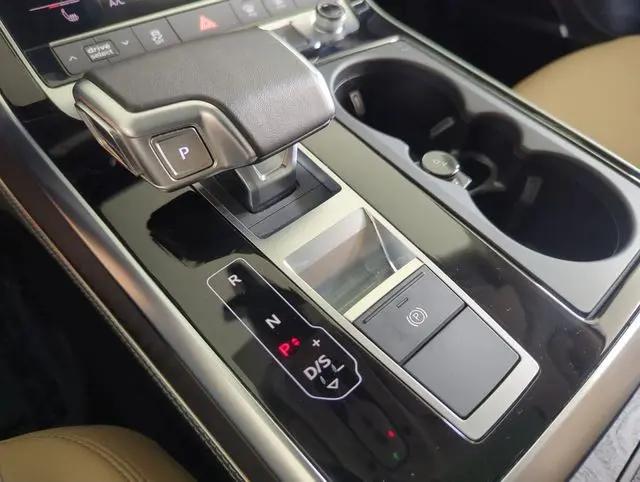 2025 Audi Q7 Premium Plus 55 TFSI quattro Tiptronic
