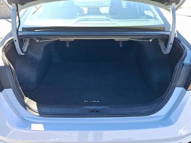 2024 Nissan Altima SR FWD
