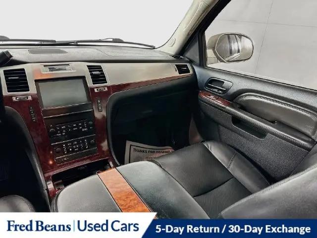 2011 Cadillac Escalade Luxury