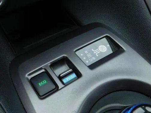 2025 Nissan LEAF S