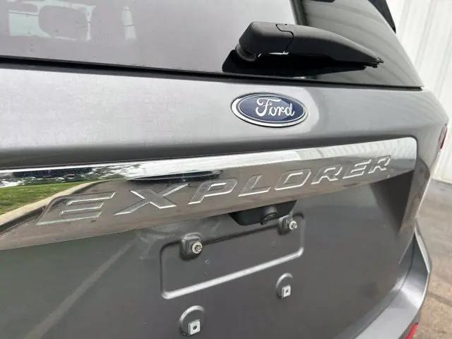 2021 Ford Explorer Base