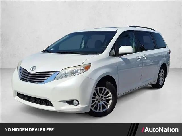 2015 Toyota Sienna XLE 8 Passenger for sale in Knoxville, TN