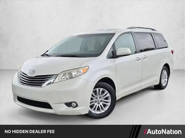 2015 Toyota Sienna XLE 8 Passenger for sale in Knoxville, TN