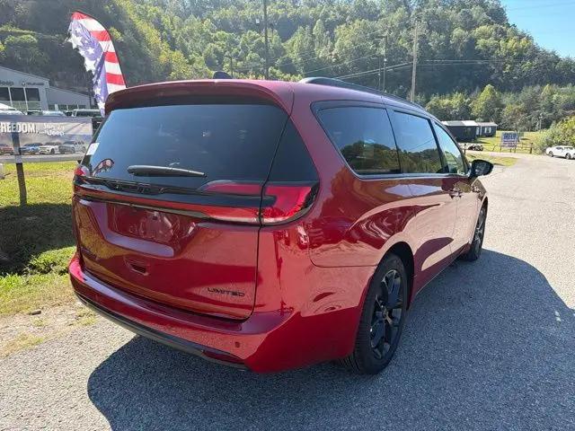 2027 Chrysler Pacifica Limited
