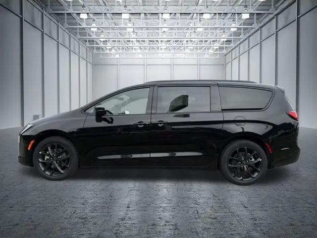 2027 Chrysler Pacifica Limited