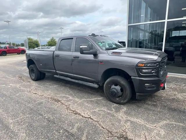 2025 Ram 3500 Tradesman Crew Cab 4x4 8 Box for sale in Glendale Heights, IL