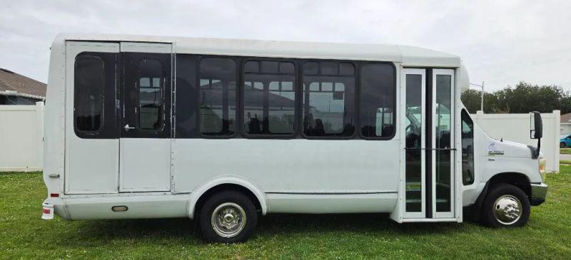 2012 Ford E-350 Cutaway Base