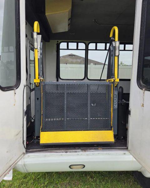 2012 Ford E-350 Cutaway Base