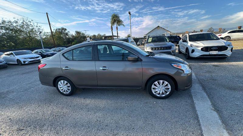 2016 Nissan Versa 1.6 SV