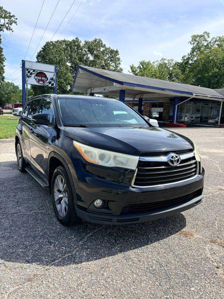 2014 Toyota Highlander LE Plus V6 for sale in Fayetteville, NC
