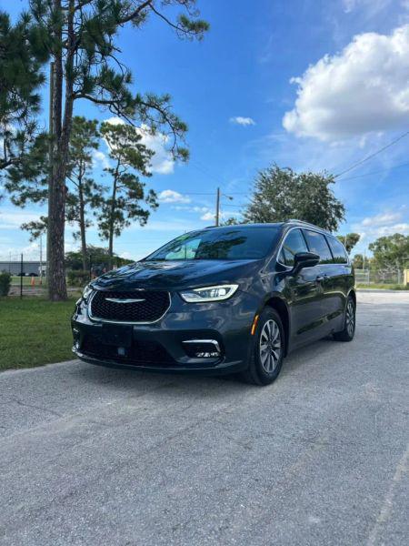 2021 Chrysler Pacifica Hybrid Touring L for sale in Orlando, FL
