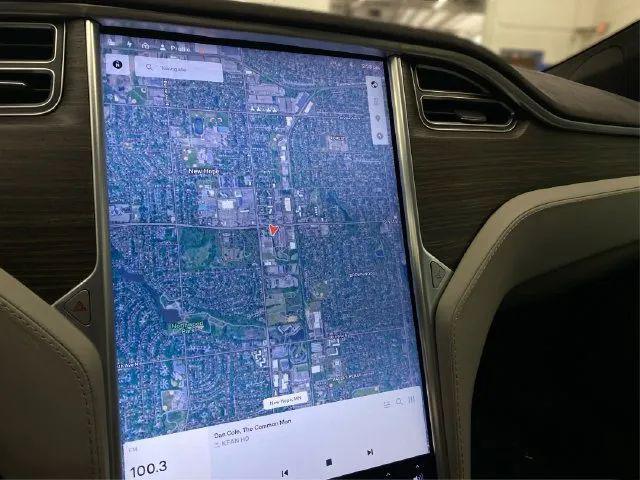 2015 Tesla Model S 70D