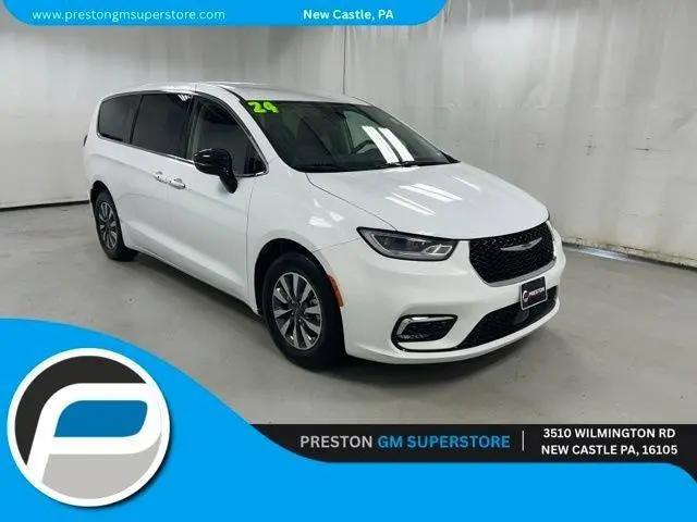 2024 Chrysler Pacifica Hybrid Select for sale in New Castle, PA
