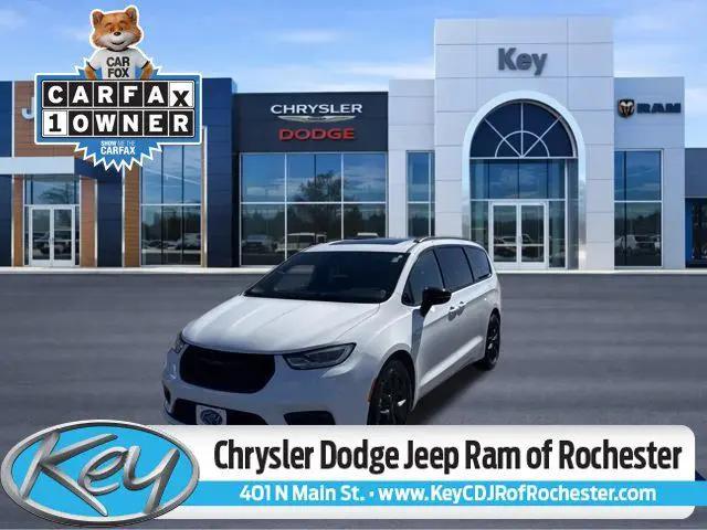 2025 Chrysler Pacifica Limited for sale in Rochester, NH