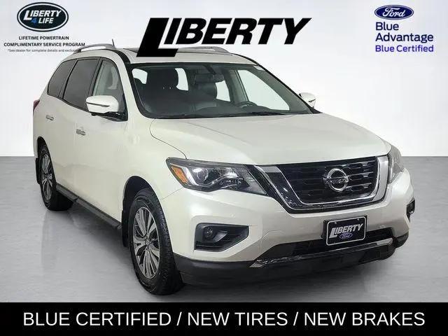 2017 Nissan Pathfinder SL for sale in Aurora, OH