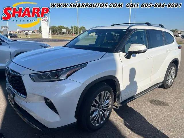 2022 Toyota Highlander Platinum for sale in Watertown, SD