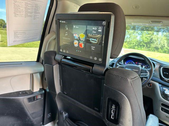 2021 Chrysler Pacifica Touring
