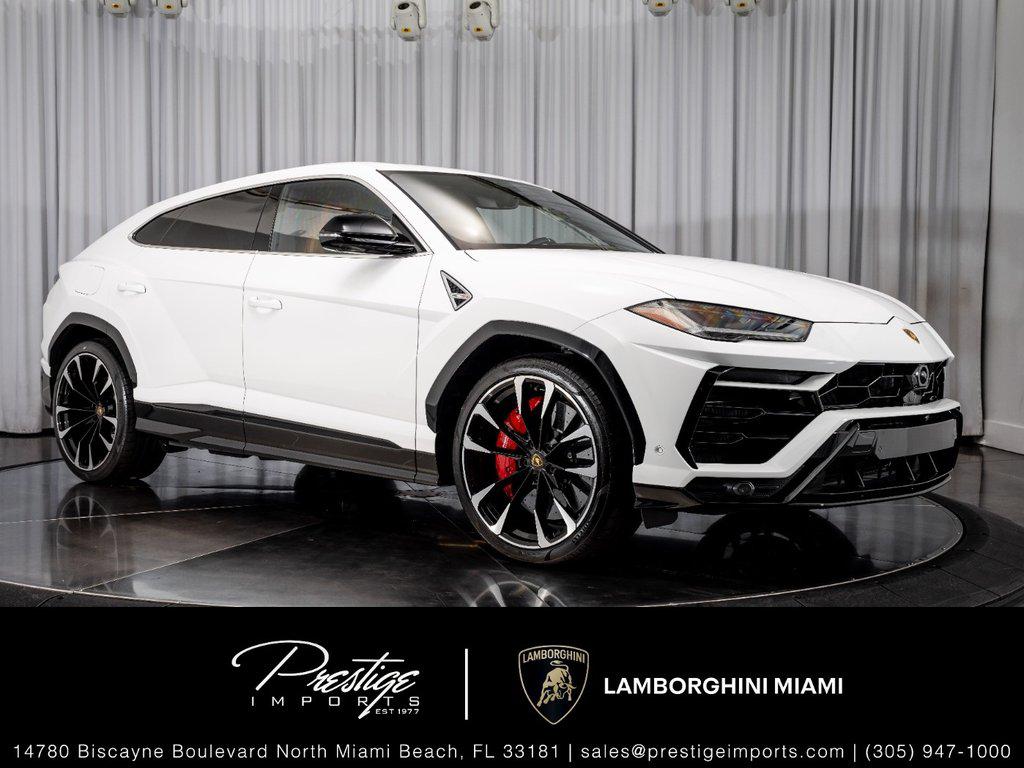 /2022 Lamborghini Urus