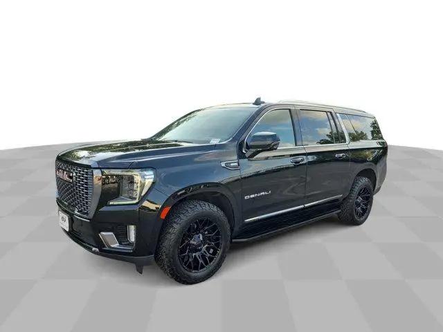 2023 GMC Yukon XL 4WD Denali for sale in Clive, IA