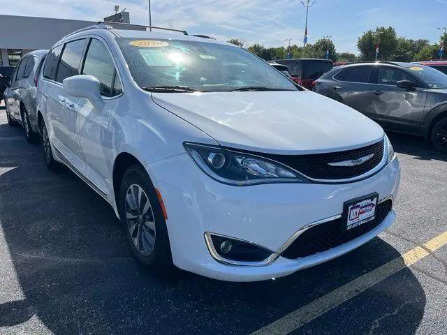 2020 Chrysler Pacifica Touring L Plus for sale in Moline, IL