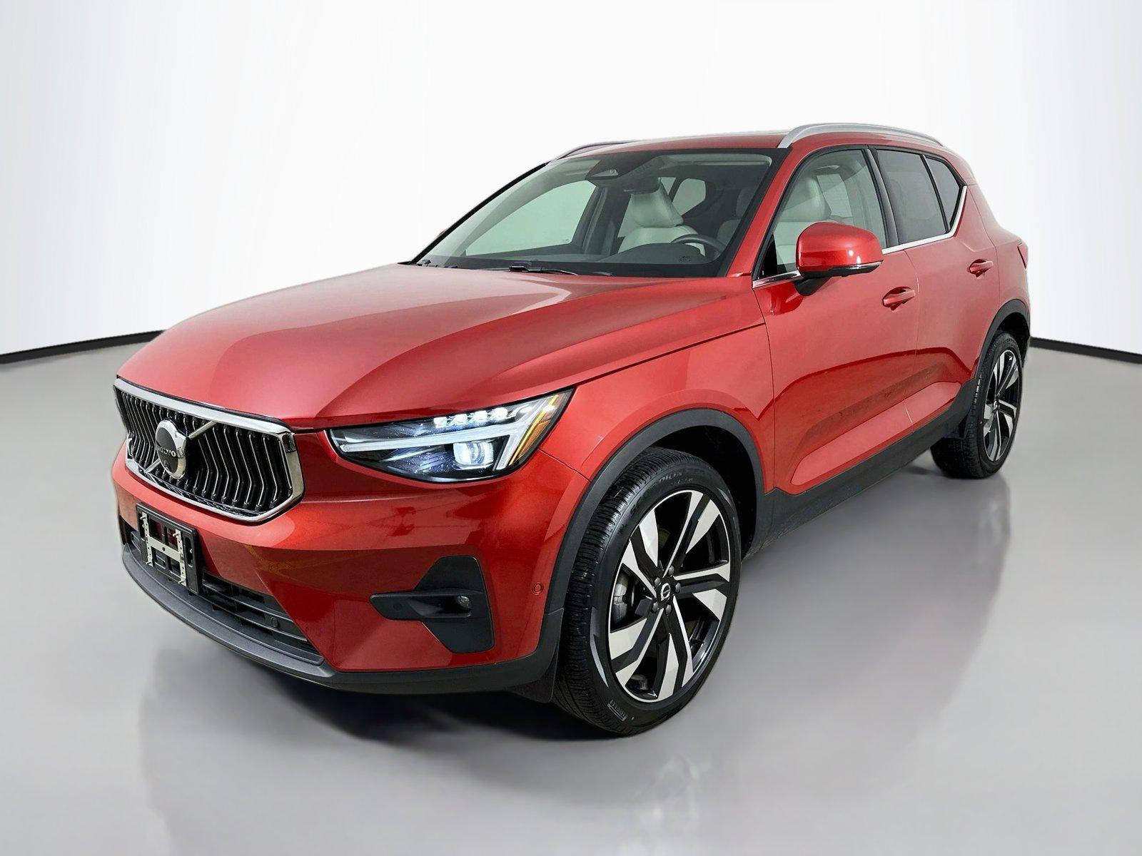 /2025 Volvo XC40