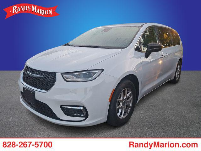 2025 Chrysler Pacifica Select for sale in Hickory, NC