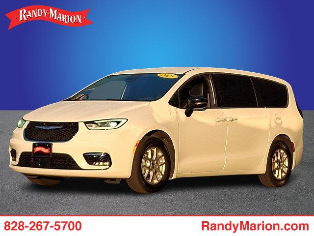 2025 Chrysler Pacifica Select for sale in Hickory, NC