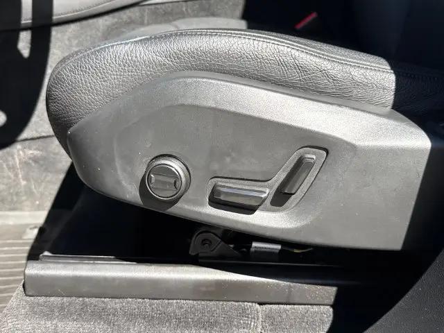 2023 Volvo XC90 B5 Plus