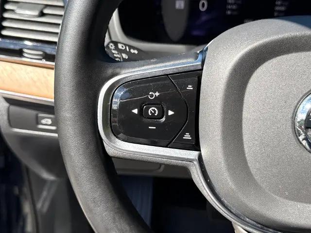 2023 Volvo XC90 B5 Plus