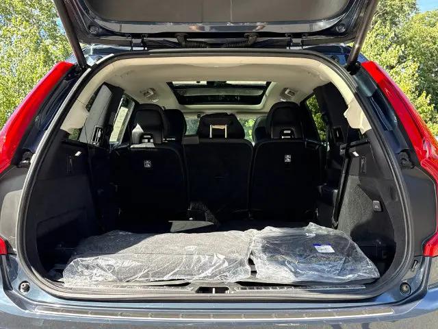 2023 Volvo XC90 B5 Plus