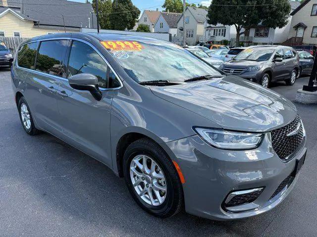 2023 Chrysler Pacifica Touring for sale in Milwaukee, WI