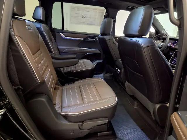 2027 GMC Acadia FWD Denali Ultimate