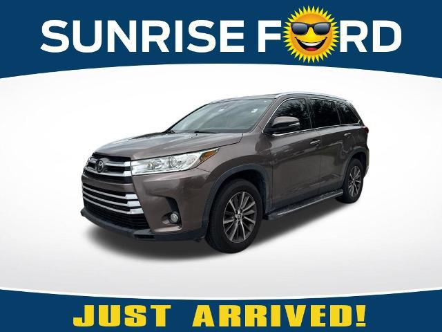 2019 Toyota Highlander XLE for sale in Fort Pierce, FL
